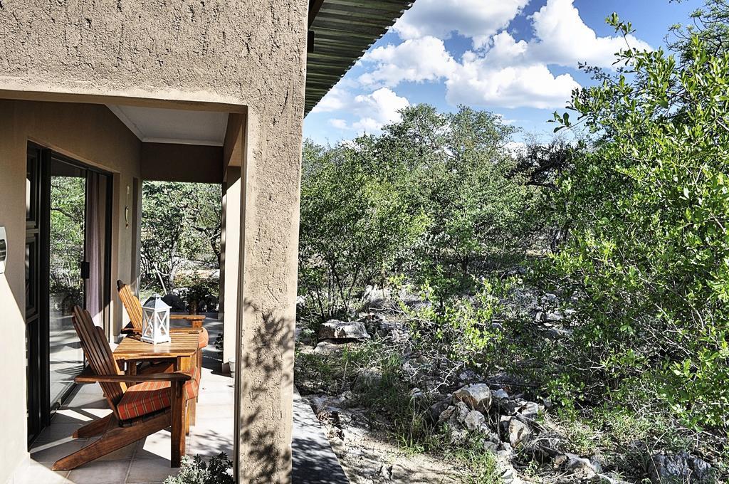 Toshari Lodge Okaukuejo Bilik gambar