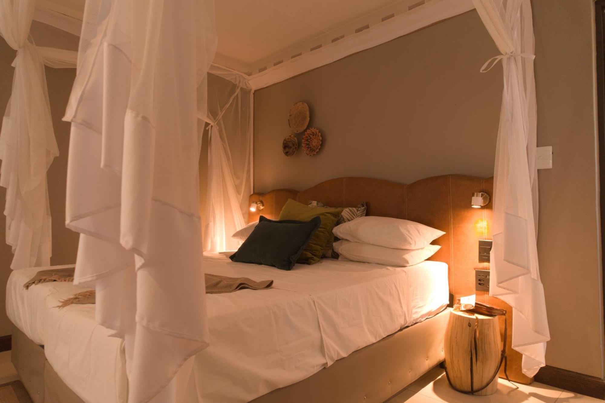 Toshari Lodge Okaukuejo Luaran gambar