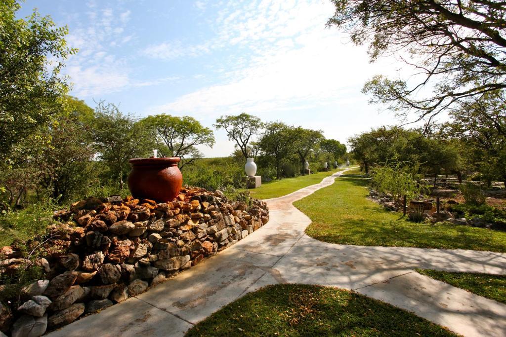 Toshari Lodge Okaukuejo Luaran gambar